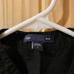 Gap  black and floral sleeveless shirt size small Photo 3