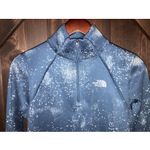 The North Face  Women's Medium Dri-fit Pullover 1/4 Zip Snow Print EUC Photo 1