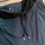 on cloud  Running Shorts Size Large Photo 4