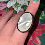 Ring / Mother of Pearl / Silver Tone / EUC Photo 0