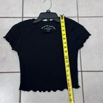 Aero Women Black Ribbed Shrunken Ruffle Hem Cropped Tee size S Photo 4