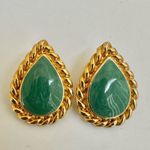Green gold tone teardrop post earrings Photo 2