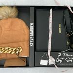 Steve Madden Crossbody And A Hat Photo 4