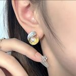 Stunning‎ Single Pair of Elegant Faux Pearl Stud Earrings Chic Vintage Style Gold Photo 5