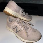 New Balance sneakers Photo 2
