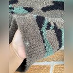 Barefoot Dreams  cozychic seasode crew neck pullover green camo small Photo 5