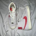 Nike Women’s Mid Blazers Photo 1