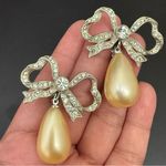 Vintage K.J.L. Kenneth Jay Lane Pave Crystal Bow Faux Pearl Tear Drop Earrings Silver Photo 5