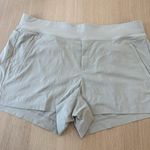 Athleta  Trekkie North Pull On Shorts Size 22 Hiking Athletic Photo 2