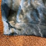 Strut this  Women’s Blue & White Tie Dye Sweatshirt Photo 3