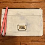 Guess Wristlet Photo 0