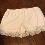 Soulmates Women’s white scalloped shorts Photo 0