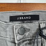 J Brand  NWT Skinny Leg Mid-Rise Pants in Silver Fox Size 25 Photo 2