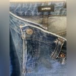 EXPRESS Boyfriend Midi MidRise Denim Shorts Button Fly Sz 8 Raw Hem Distress Photo 1