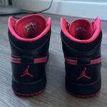 Air Jordan 1 Mid GS 'Black Fusion Red' Photo 2