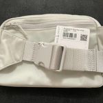 Lululemon  Crossbody Everywhere Belt Bag 2L Photo 1
