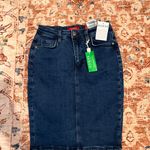 Guess NWT  high rise pencil skirt Photo 2