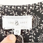 Lou & grey Jumpsuit Black Paisley Lightweight Romper Women’s Size XS Summer Suit Photo 3