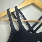Peloton  Move Mission Splice Shoulder Sports Bra 2.0. Black. Size: Small. Photo 3