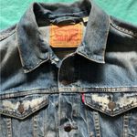 Levi's Levi’s Blue Denim Trucker Acid Wash Jacket‎ Button Up distressed Sz Medium Photo 3