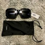 EXPRESS NWT Sunglasses Photo 2