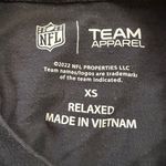 Hollister Team Apparel NFL Men's Black Relaxed Crew Neck Football Graphic T-Shirt Size XS Photo 3