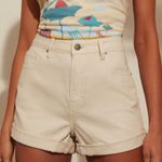 VICI Mid Rise Cuffed Shorts Photo 0