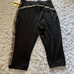 Apple Bottoms  capris Photo 3