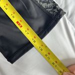 Athleta Shorts Womens XS Black Stay Fly 9" Compression Reflective Athletic Run Photo 3