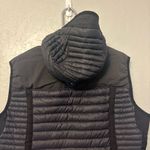 Kuhl  Women's Spyfire Hooded Vest in blackout size large Photo 13