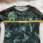 Armada Palm Long Sleeve Athletic Top. Size Small. Photo 5