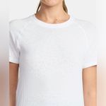 Avia NWT - Seamless Tee with Short Sleeves. Photo 2
