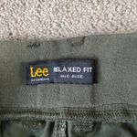 Lee  Flex-to-Go Cargo Bermuda Shorts Relaxed Fit SIZE 16W NWT Photo 2