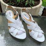 New Softspots Womens Slingback Sandals White Leather Buckle Mid Heel 7 Photo 0
