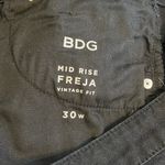 BDG  Freja Vintage Fit Distressed Embroidered Short Photo 4