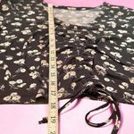SheIn  Black Floral Ruched Drawstring V-Neck Short Sleeve Crop Top Photo 8