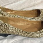Crocs YOU BY Women's size 10.5 Snake Print Flats. EUC CLEAN Photo 9