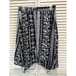 Faded Glory  Black/White Floral Wrap Skirt Size L (12-14) Elastic‎ Waist No Belt Photo 3