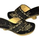 Fioni BLACK & TAN COMFORTABLE WIDE STRAP FLORAL DESIGN HEELED SANDALS SIZE 6.5 Photo 0