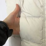 GAP Winter White Puffer Quilted Vest Womens M Winter Jacket Warm Ski Snowboard Size M Photo 4
