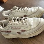 Reebok Sneakers Photo 0