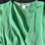 Diane Von Furstenberg  100 % Silk Lime Green Wrap Dress Women’s Size 4‎ Photo 5