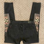 BDG Like new Midrise Twig Ankle jeans with embroidered sides and top. Sz 26x29 Photo 4