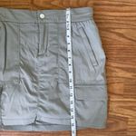 Athleta Trekkie Cargo Skort Light Gray Size 10 Photo 7