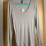 Gap Fit Casual V-Neck Long Sleeve Ribbed Top - Taupe. Size-X-Large Photo 1