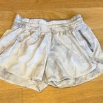 Lululemon Athletica tracker Light Gray marbled Athletic Shorts size 6 Photo 0