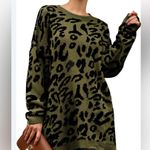 Ecowish Elegant Green and Black Patterned Women's Sweater Photo 0
