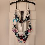 WET Swimwear Brie Reversable Open Back One
Piece Swimsuit Women’s Size Medium Black Photo 7