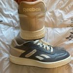 Reebok Sneakers Photo 1