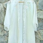 Vintage Kimono Sleeve White Satin Embroidered & Lace Detail Robe Size L Photo 0